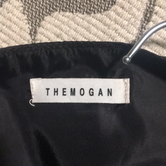 Women’s Vest - Picture 3 of 3